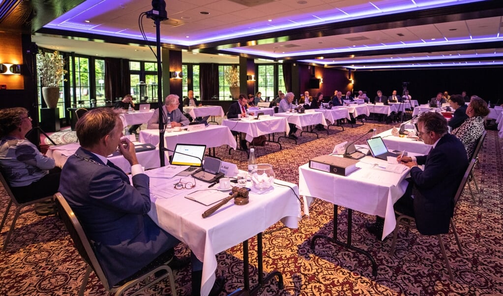 
De vergaderingen werden tot recent gehouden in restaurant Groot Kievitsdal.
