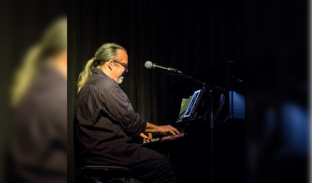 De Baarnse jazzpianist Stormvogel.