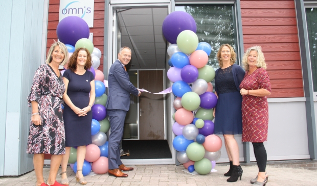 Een feestelijke opening van de praktijkruimten van Omnis Leusden aan de Larikslaan.