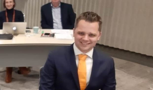Christiaan den Hertog (CU-SGP) vervangt het zieke raadslid Wim van Hell.