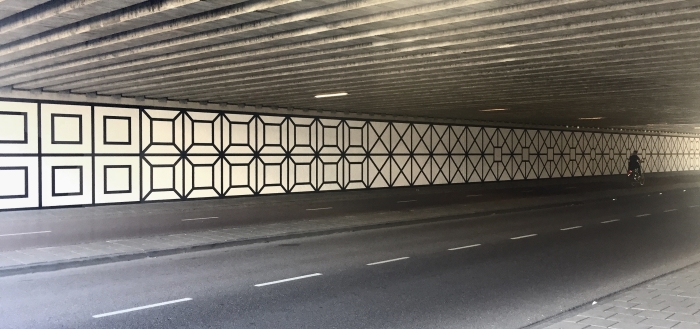 Onderdoorgang A10 West met prachtig wandidee