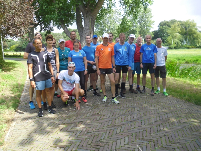 De snelwandelaars bij het Halve Maantje (Lage Duin en Daalse weg)