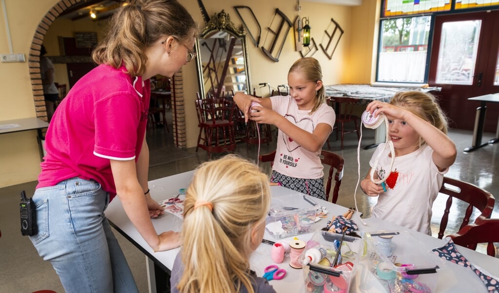 Archieffoto uit augustus: een workshop met Barbiepoppen in het Oude Ambachten- en Speelgoedmuseum in Terschuur.