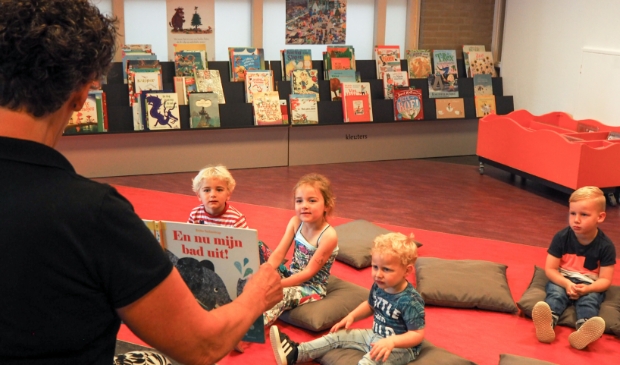 <p>Voorlezen tijdens de Week van Lezen en Schrijven</p>