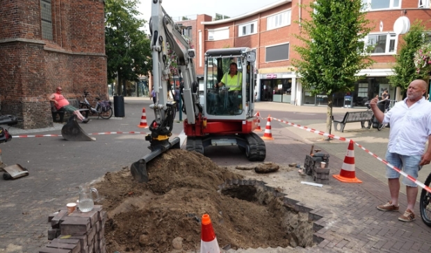 <p>Medewerkers van netbeheerder Liander zijn ter plekke om de stroomstoring in het centrum van Barneveld te verhelpen.</p>