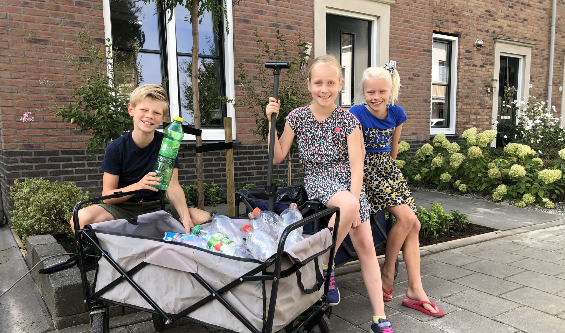 Van links naar rechts: Lotte van der Brug, Levi Kooijman, Amber van Merkestijn