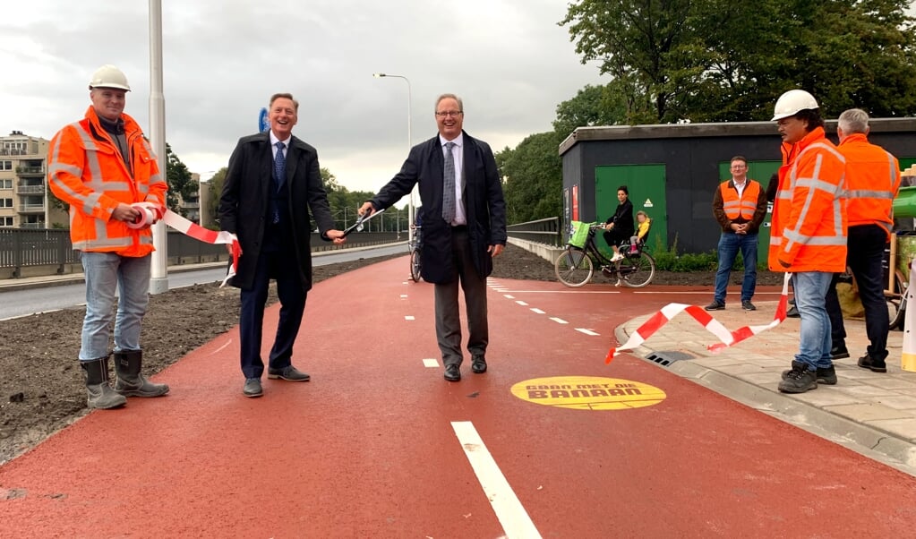 Omfietsen behoort tot het verleden, nu de fietspaden tussen de Sportlaan en de grens met Amsterdam weer open zijn.