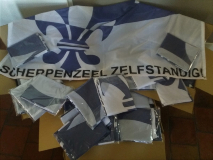 Net aangekomen nieuwe vlaggen