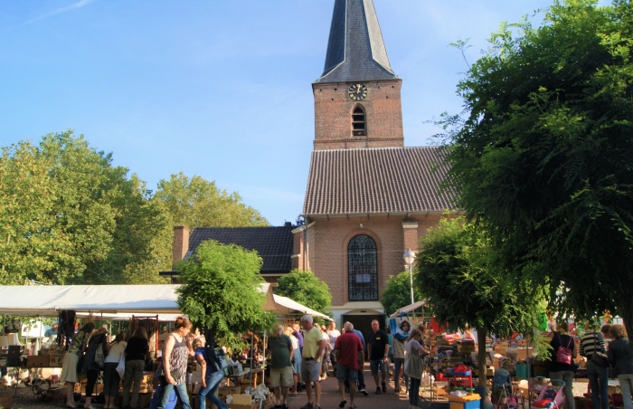 de jaarljkse grote rommelmarkt