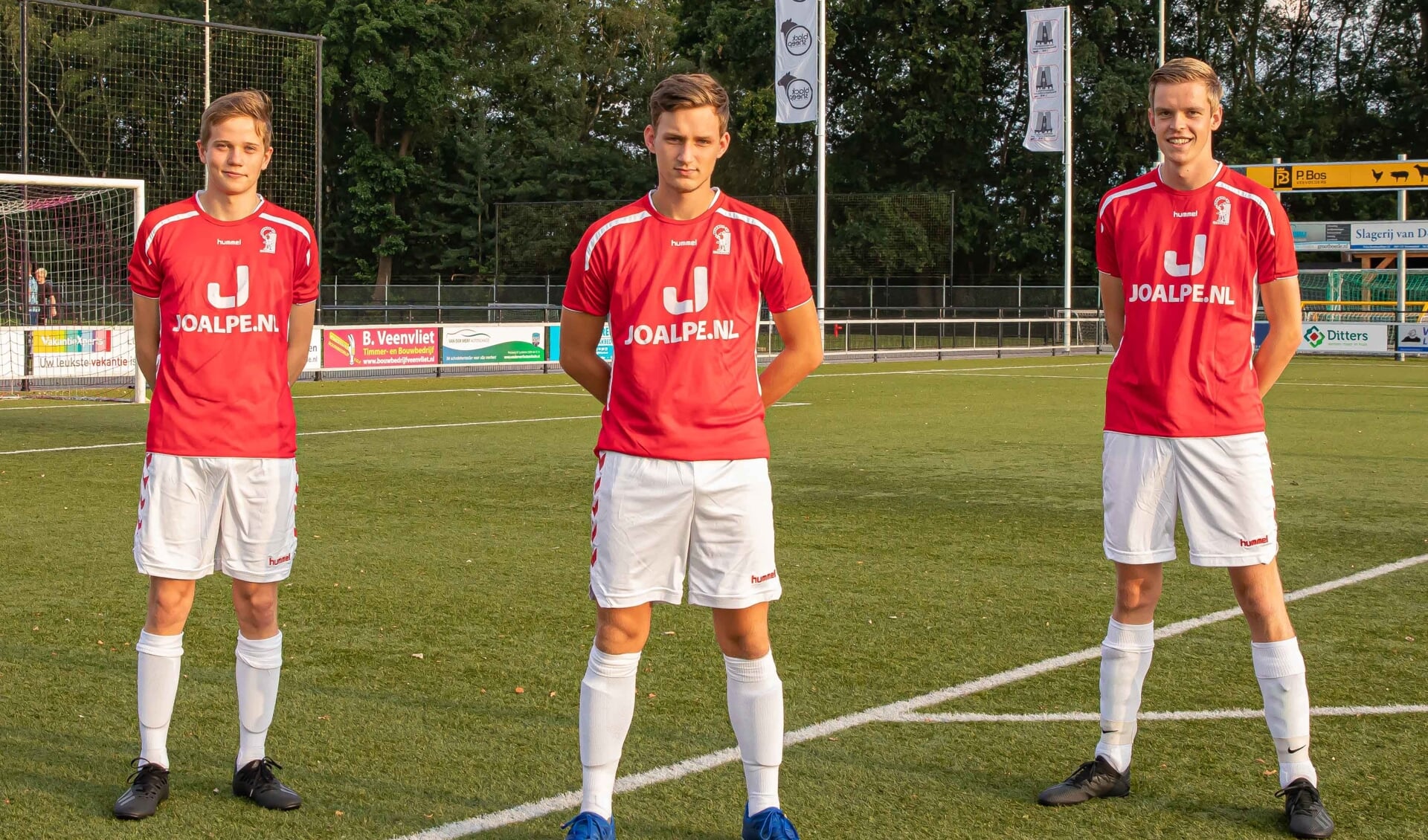 Dick van Heerdt, Dejan Knevel en Tom van Ginkel waren betrokken bij de 1-0 en 2-1. 