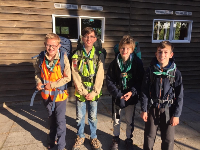 Mats, Thomas, Youp en David klaar voor de hike.