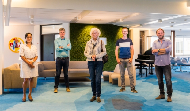 <p>De vijf leden van de Mediaraad; Arlette Dwarkasing, Piet de Blaauw, Monda Heshusius, Mark Boukes en Meindert Schut.</p>