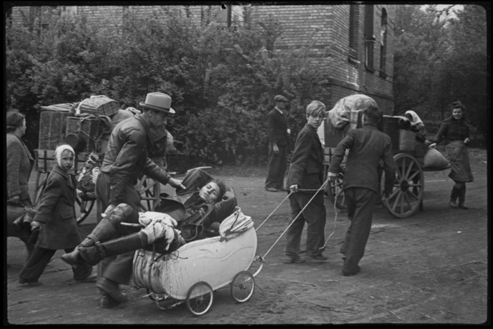 Gewond, op weg naar huis, Berlijn, mei 1945