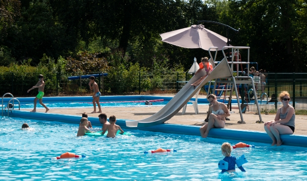 <p>Zwembad Splash in de Glind (archief BDUmedia)</p>