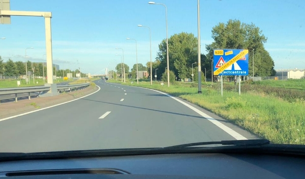 <p>Met borden langs de N201 werd eerder al de testfase van de trajectcontrole aangekondigd.</p>