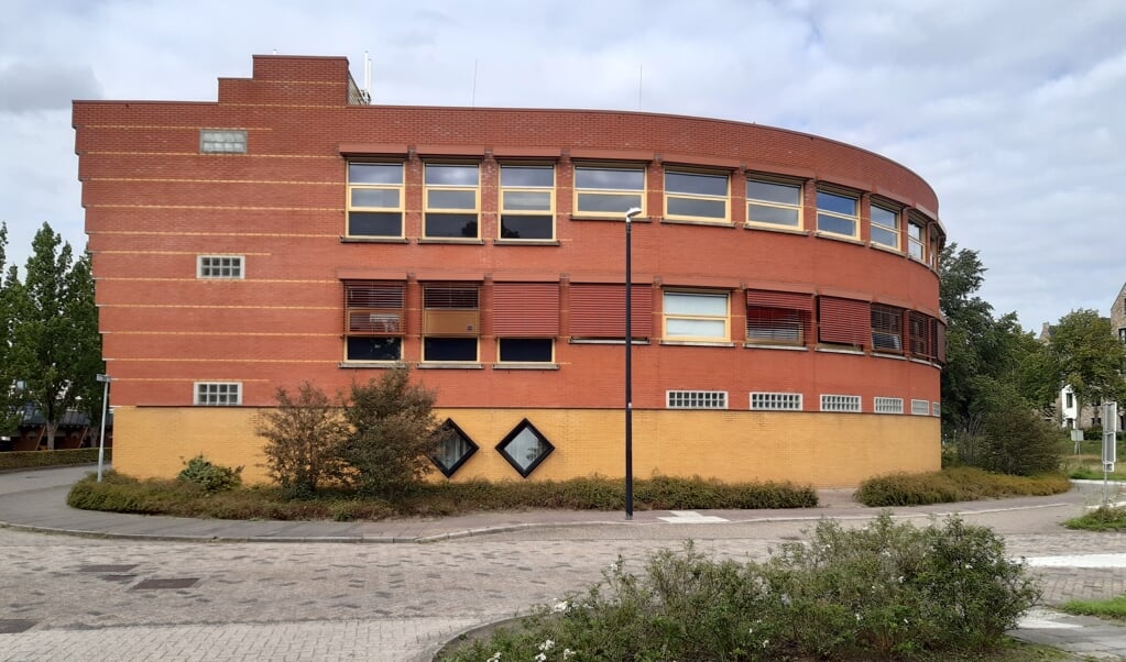 De gemeente koopt het politiebureau aan de Twijnderij. Het gebouw zal op termijn worden gesloopt om plaats te maken voor nieuwbouw voor ouderen. 