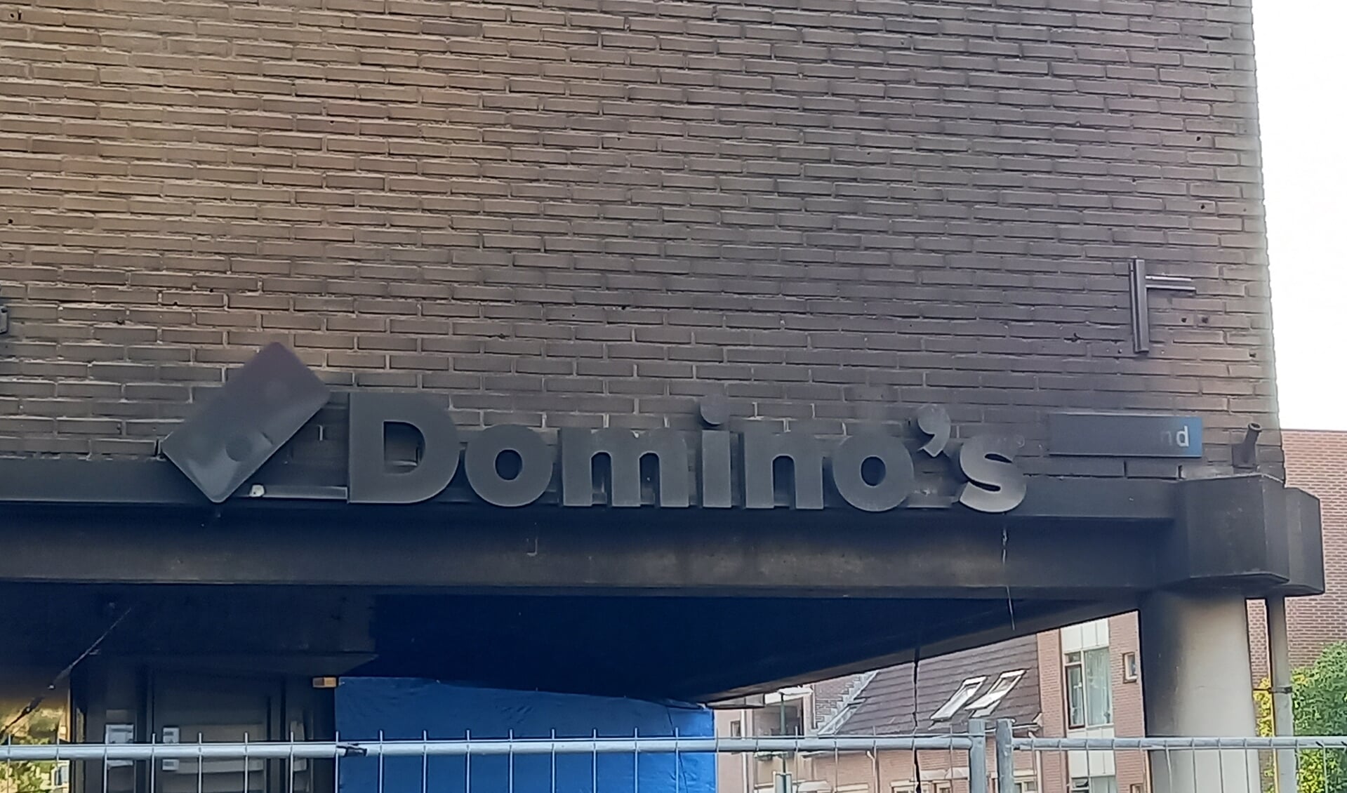 Een oplaadbare accu was oorzaak van de brand bij Domino's pizza vorig jaar zomer.
