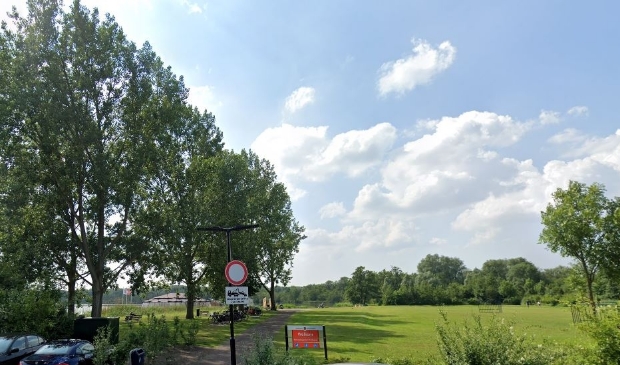 De schaatsbootcamp vindt plaats op het terrein van de landijsbaan bij het raadhuis.