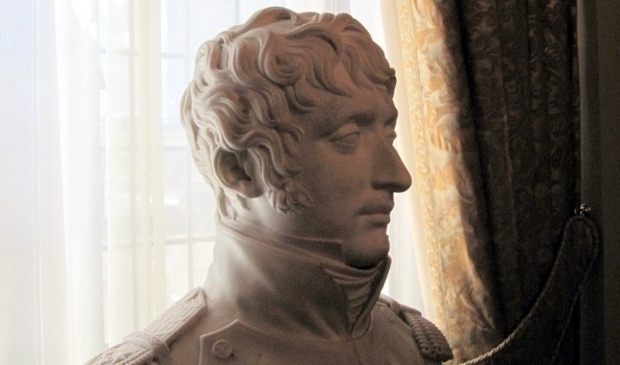 Borstbeeld van Koning Lodewijk Napoleon. 