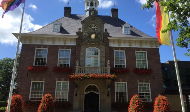 De herdenking vindt plaats bij het Raadhuis.