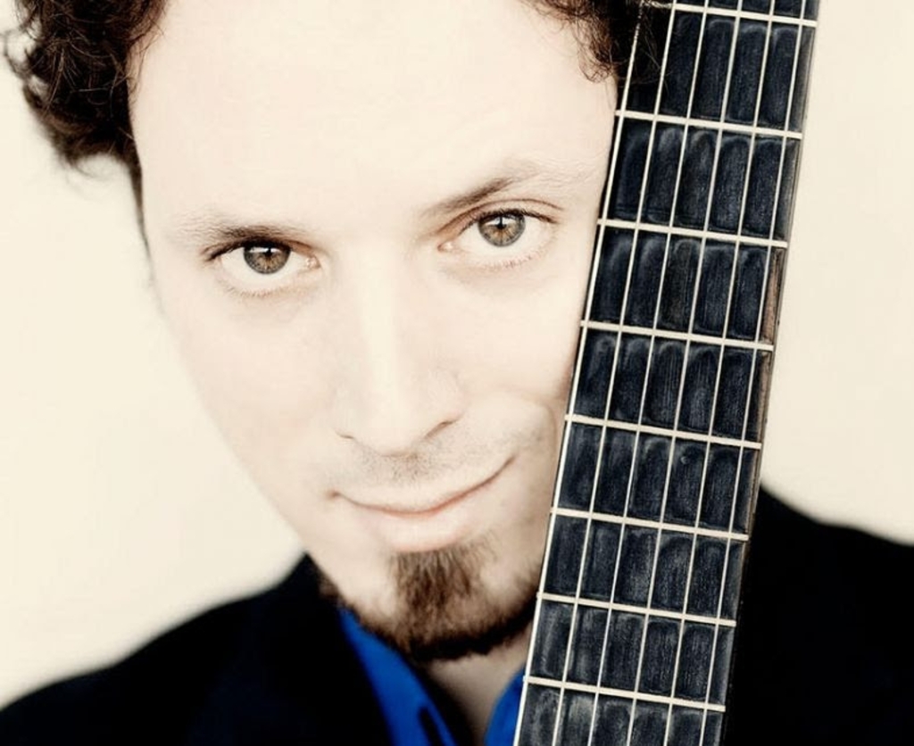 Izhar Elias.