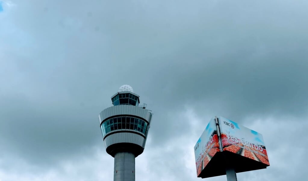Het toezicht op Zeer Zorgwekkende Stoffen in de lucht boven Schiphol schiet volgens GroenLinks tekort, 