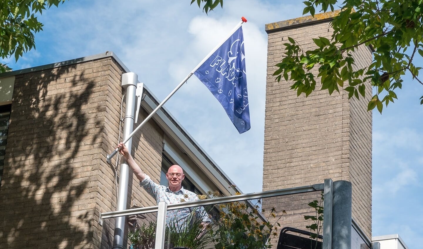 En de Fladdervlag wappert bij de burgemeester thuis