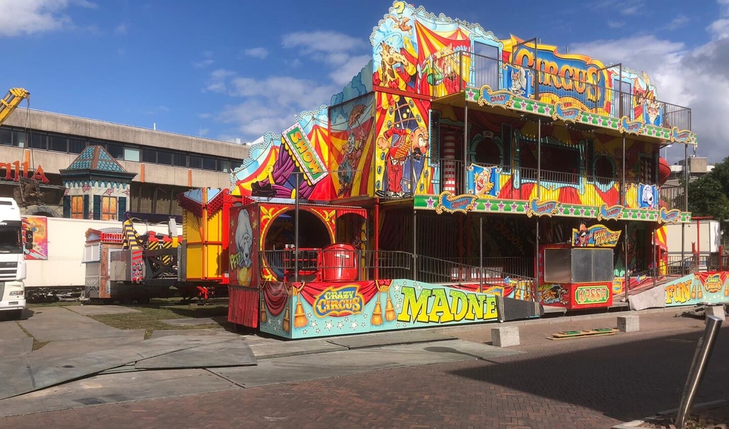 Het is niet de eerste keer dat de kermis op het Raadhuisplein is.
