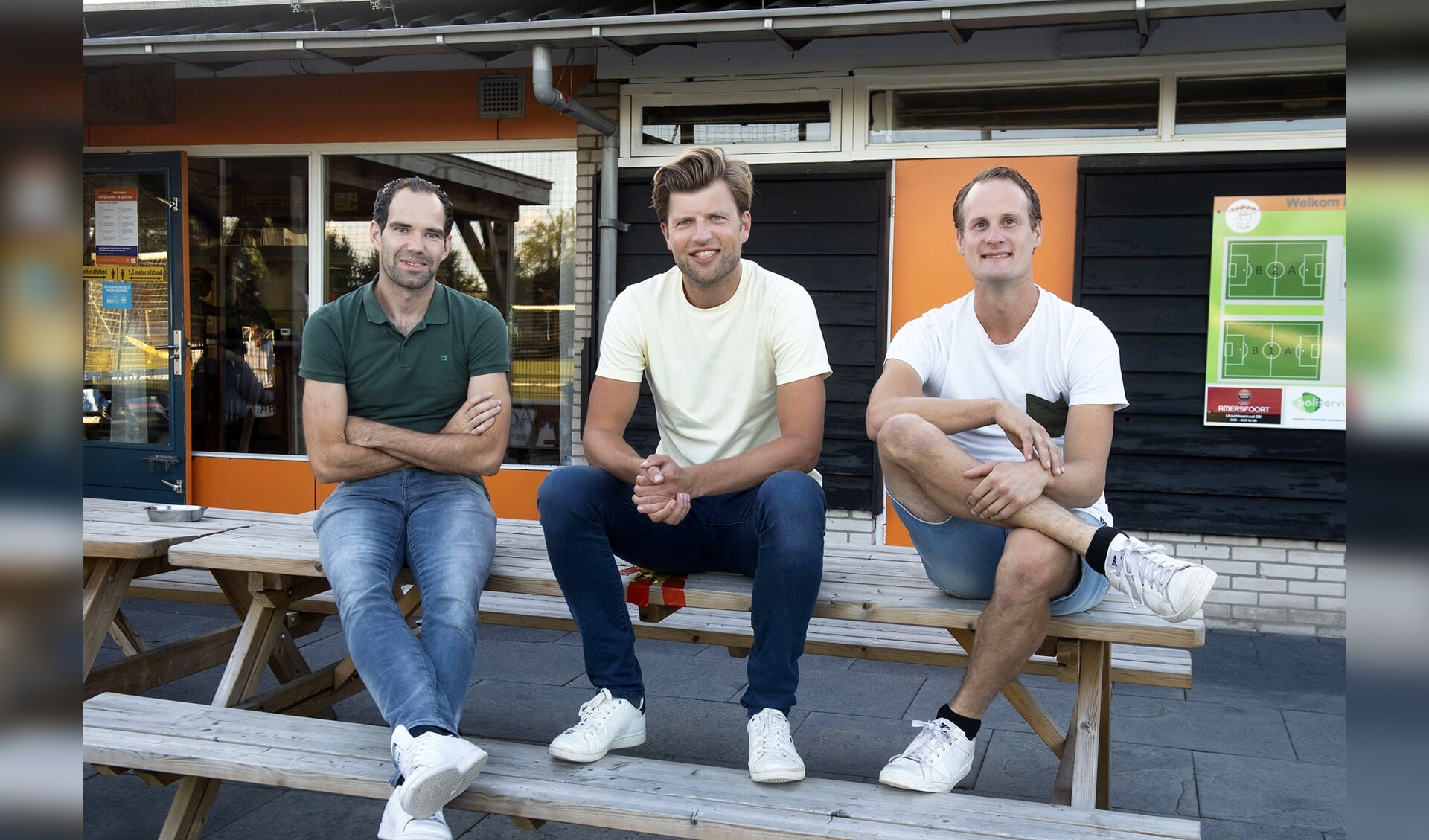 Michiel Boerrigter, Michiel Schouten en Rudy Baalman (van links naar rechts) nemen vrijdagavond 11 september officieel afscheid als speler van het eerste elftal van sv Achterveld.