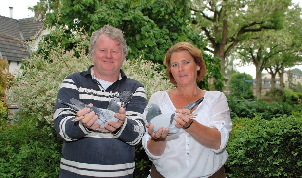 <p>Anneke en Pierre Faes de winnaars in Chateaudun.</p>