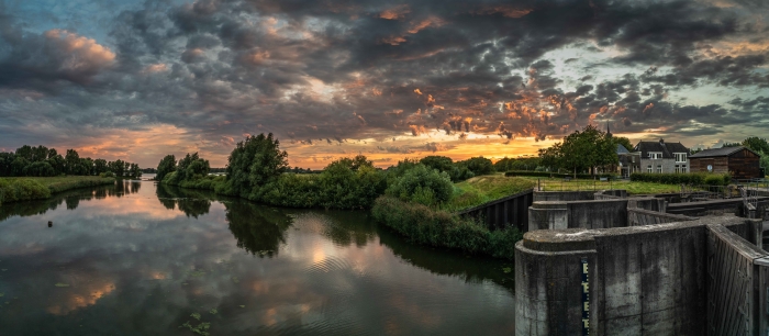 Zonsondergang bij Dalemkerkje