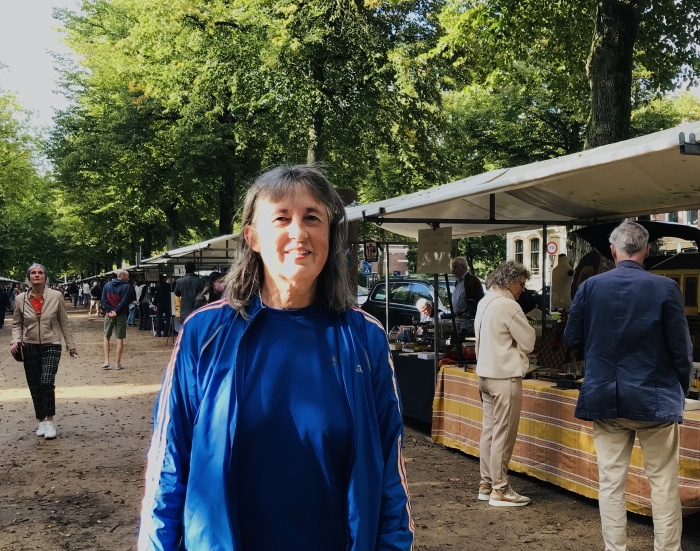Alice de Nijs, organiseert zaterdag 3 oktober de laatste Dreef Antiekmarkt van het seizoen.