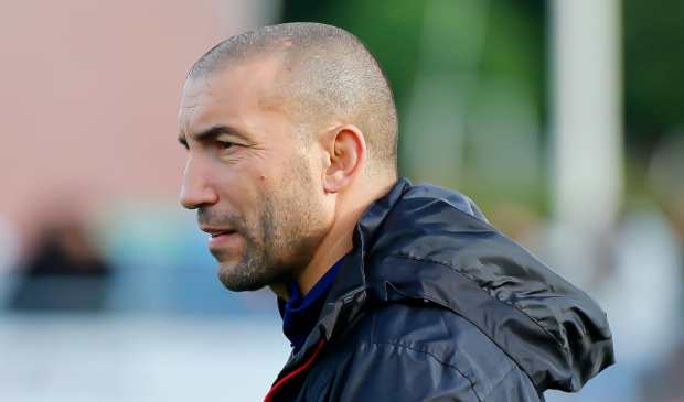<p>Trainer Mohammed Mouhouti ziet de selectie van Edes zondag trots uitgebreid.</p>
