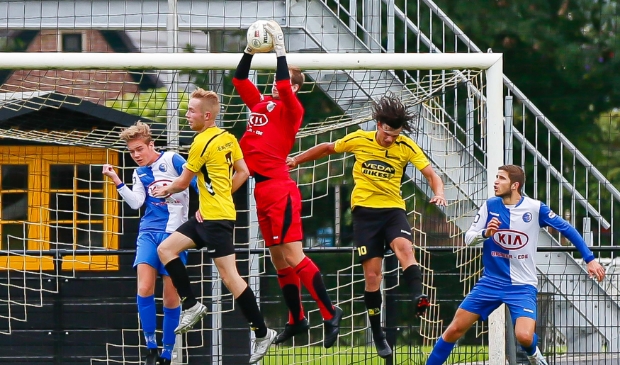 <p>Max Degenaar (nummer 10) </p>