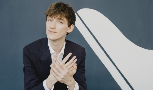 <p>Pianist Seán Morgan Rooney treedt zondag op in de Kruiskerk Amstelveen.</p>