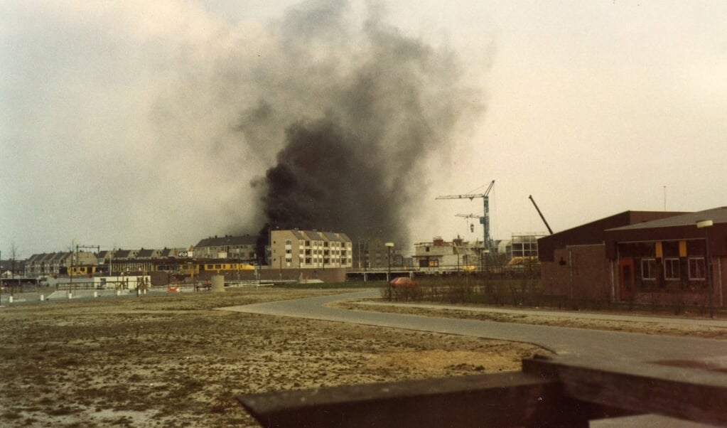 Brand in de nieuwe bibliotheek van Houten in 1984.