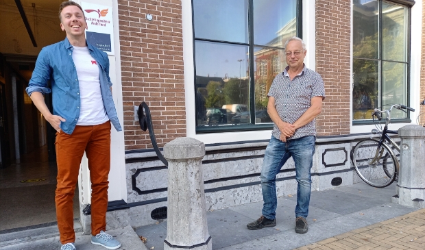 <p>Rik Zweistra en Corne Dekker van stichting Hoger Onderwijs Gorinchem zien hun plan in rook opgaan</p>