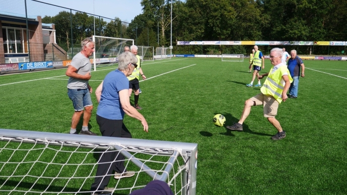 Voetbal op wandeltempo