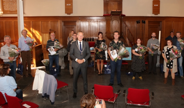 <p>De winnaars kregen vorig jaar hun prijzen uit handen van burgemeester Mark Röell.</p>