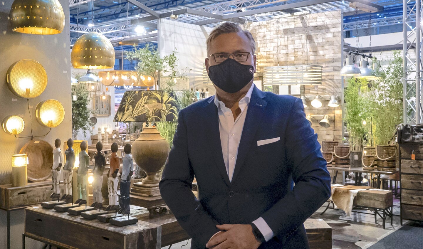 Ook Evenementenhal-directeur Jeroen van Hooff draagt keurig een mondkapje tijdens de Trendz vakbeurs 