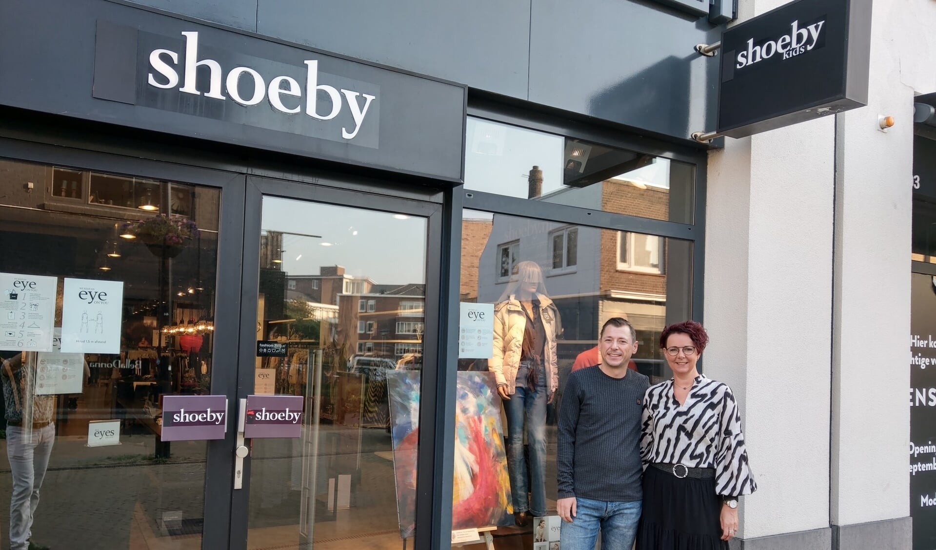 Marilyn en Mark stoppen met Shoeby, maar de winkel gaat door met een nieuw team.