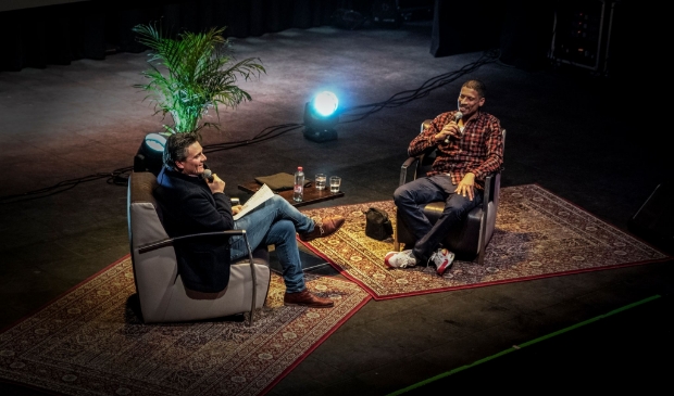 <p>Martin Kuiper interviewt Rico in Zwolle</p>