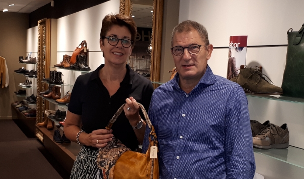 <p>Jolanda en Ed Mantel hebben een mooie collectie schoenen en accessoires voor najaar en winter in de winkel.</p>