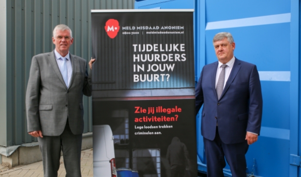 De burgemeesters A.A.J. Baars (Ermelo) en H.A. Lambooij (Putten) roepen inwoners op om verdachte situaties te melden
