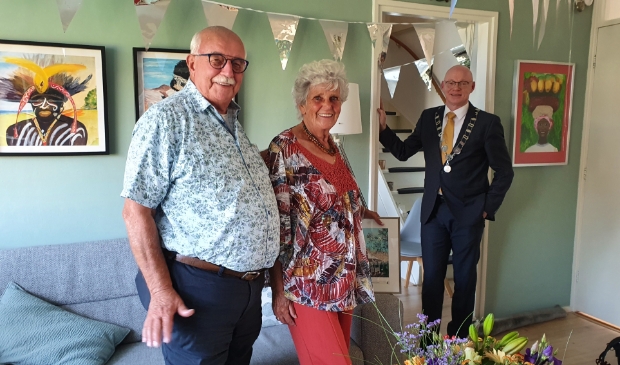 Eddy en Christel werden vereerd met een bezoek van burgemeester Isabella op hun 60ste trouwdag
