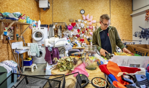 <p>André van de Velde (29) doet dagbesteding bij Loods 3, de Kringloopwinkel van het Leger des Heils in Sint Maartensdijk.</p>