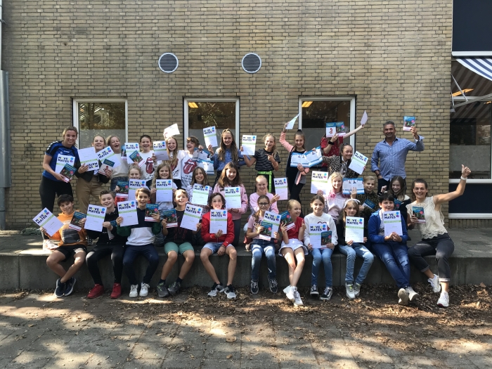 Trotse kinderen met het diploma Move Mates