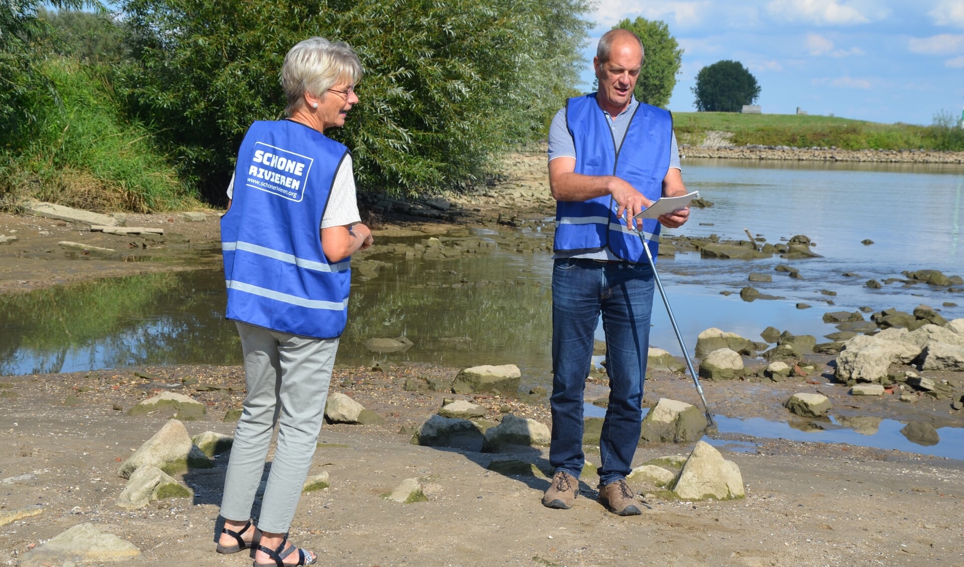 Marijke Molmans en Alfred van Kessel van de werkgroep Opgeruimd Wijk