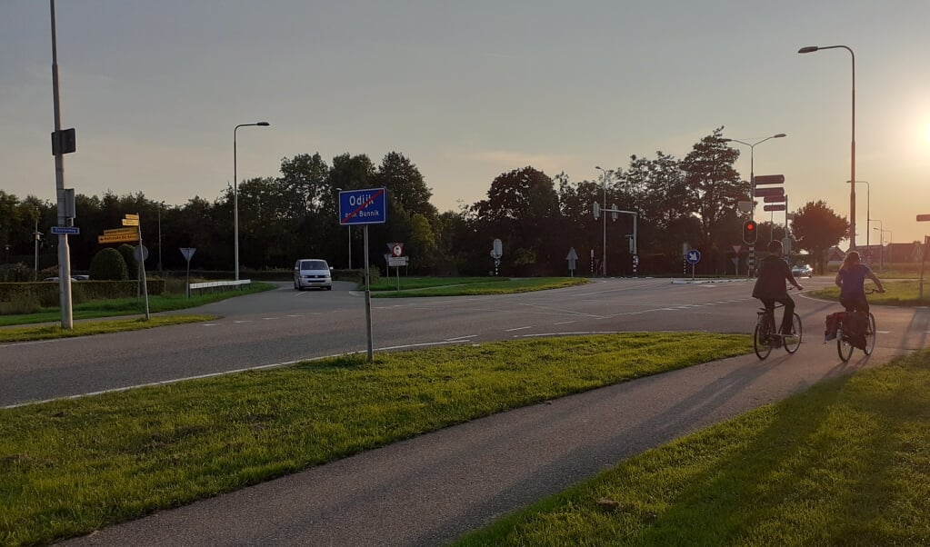 Het kruispunt Zeisterweg - Werkhovenseweg in Odijk, is een van de twee kruisingen waar de Provincie een plateau wil aanleggen.