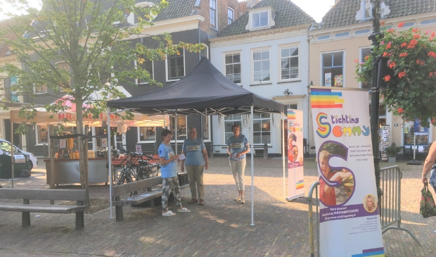 <p>Flyeren voor Paul op de Markt. </p>